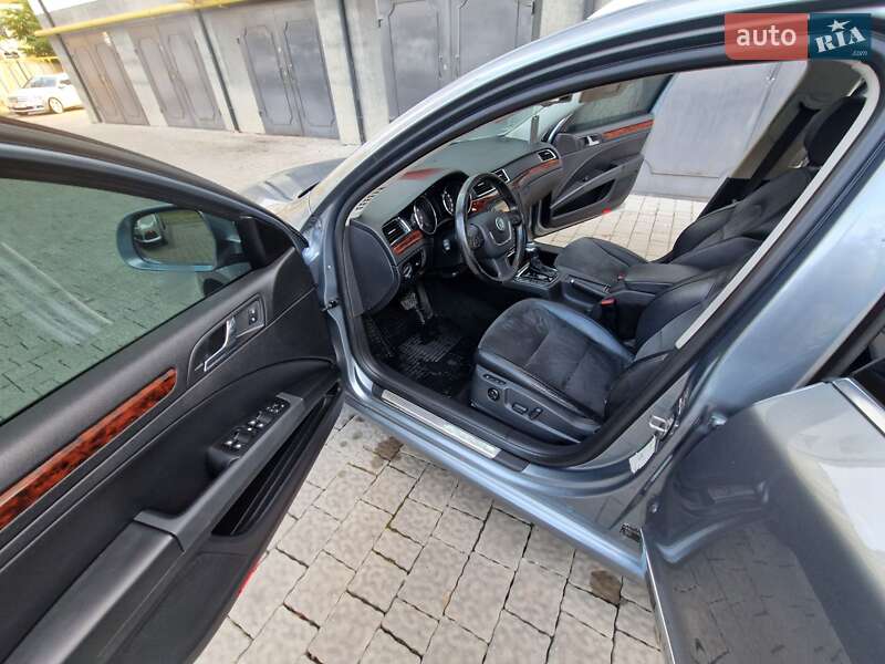 Универсал Skoda Superb 2010 в Ивано-Франковске