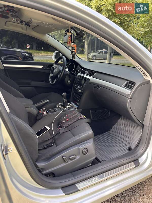 Универсал Skoda Superb 2013 в Черновцах