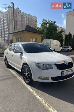 Лифтбек Skoda Superb 2010 в 