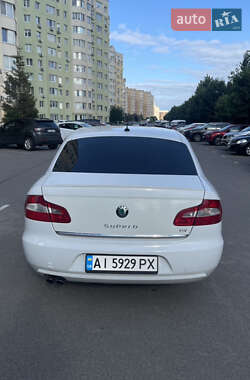 Лифтбек Skoda Superb 2010 в 