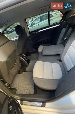Лифтбек Skoda Superb 2010 в 
