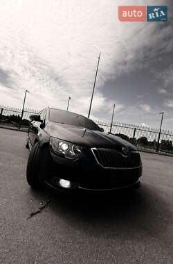 Универсал Skoda Superb 2014 в Киеве