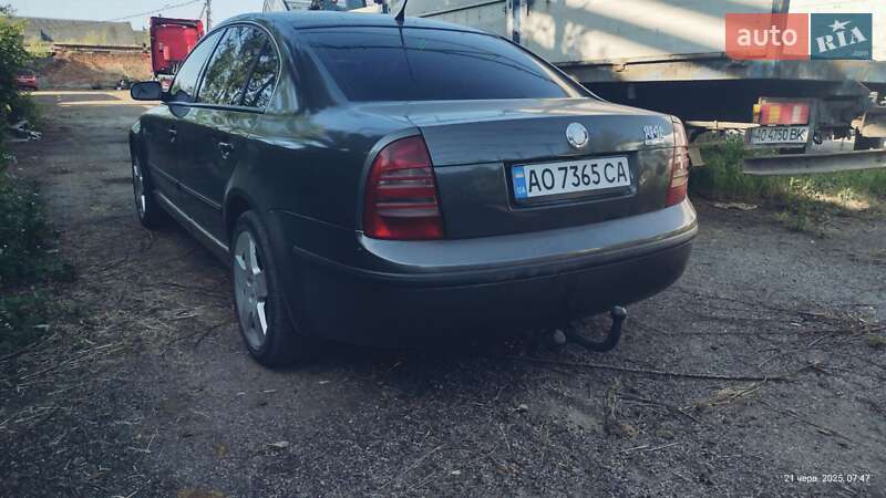 Лифтбек Skoda Superb 2004 в Виноградове