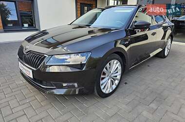 Лифтбек Skoda Superb 2016 в 