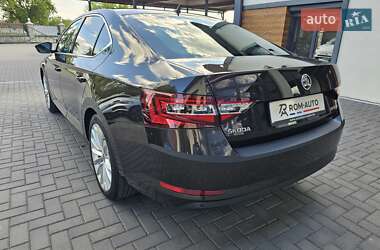 Лифтбек Skoda Superb 2016 в 