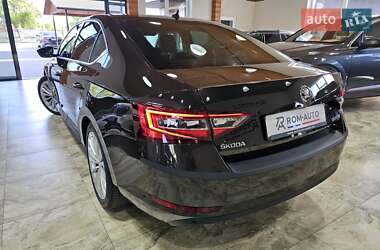 Лифтбек Skoda Superb 2016 в 