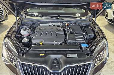 Лифтбек Skoda Superb 2016 в 