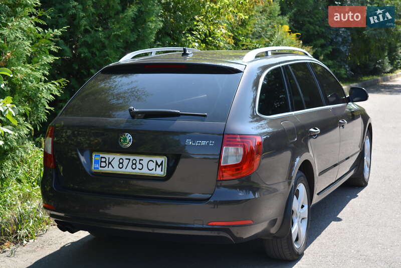 Универсал Skoda Superb 2010 в Ровно