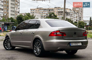 Лифтбек Skoda Superb 2012 в 