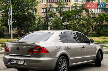 Лифтбек Skoda Superb 2012 в 