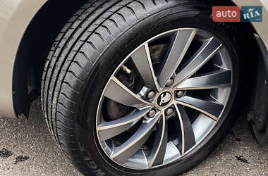 Лифтбек Skoda Superb 2012 в 