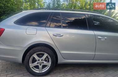 Універсал Skoda Superb 2011 в 
