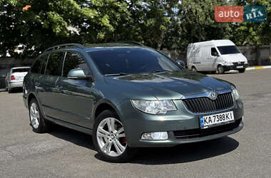 Універсал Skoda Superb 2011 в Василькові