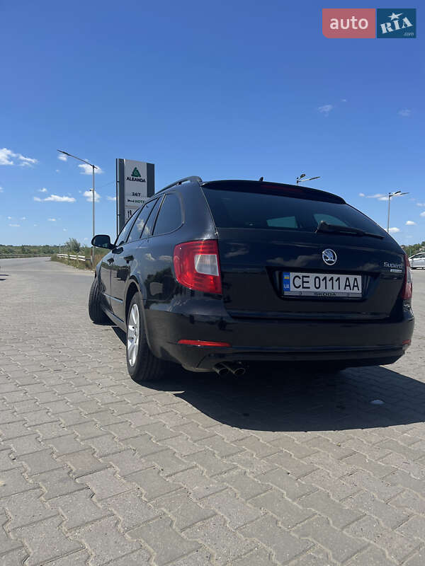Універсал Skoda Superb 2012 в Чернівцях