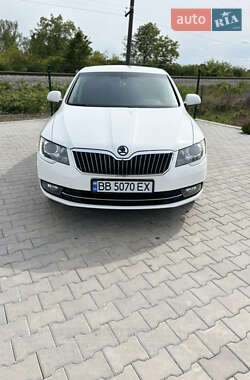 Лифтбек Skoda Superb 2014 в 