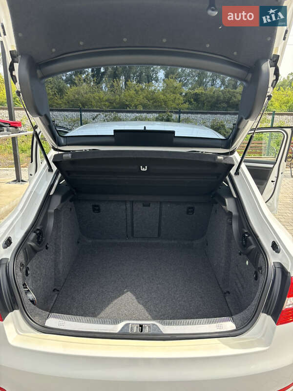 Ліфтбек Skoda Superb 2014 в Виноградові