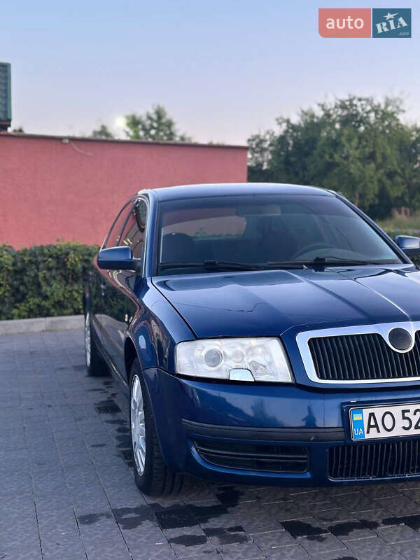 Лифтбек Skoda Superb 2004 в Ужгороде