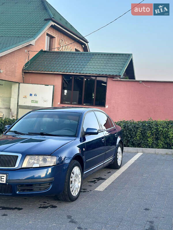 Лифтбек Skoda Superb 2004 в Ужгороде