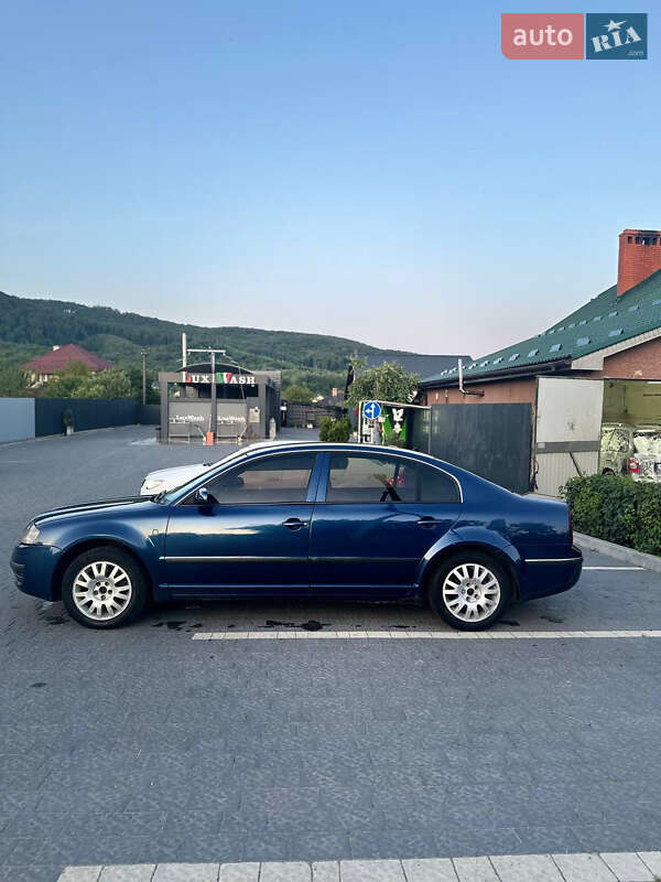 Лифтбек Skoda Superb 2004 в Ужгороде