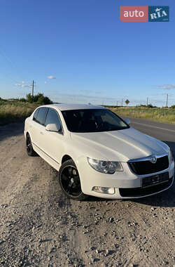 Лифтбек Skoda Superb 2009 в 