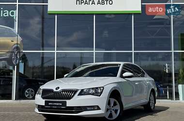 Лифтбек Skoda Superb 2017 в Киеве