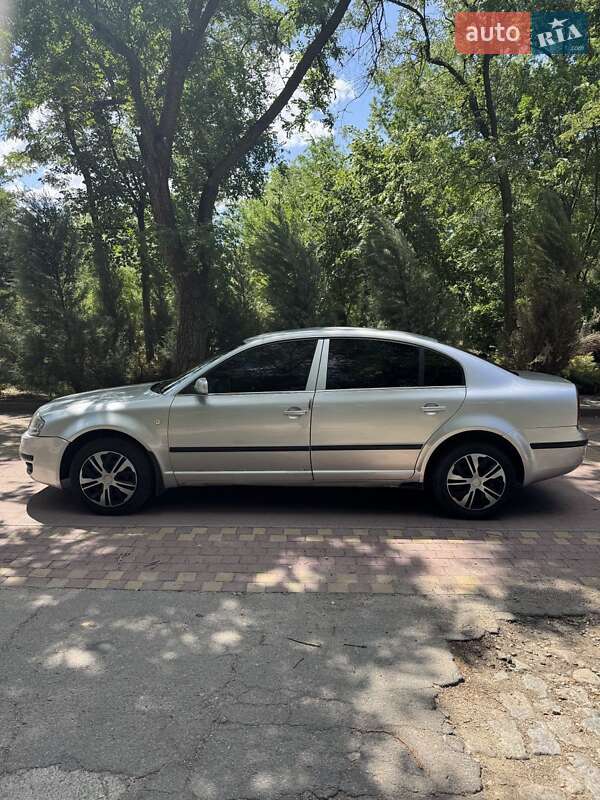 Skoda Superb 2005