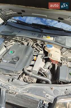 Лифтбек Skoda Superb 2002 в 