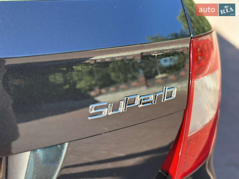 Универсал Skoda Superb 2012 в Ровно