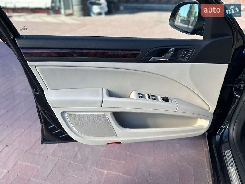 Универсал Skoda Superb 2012 в Ровно