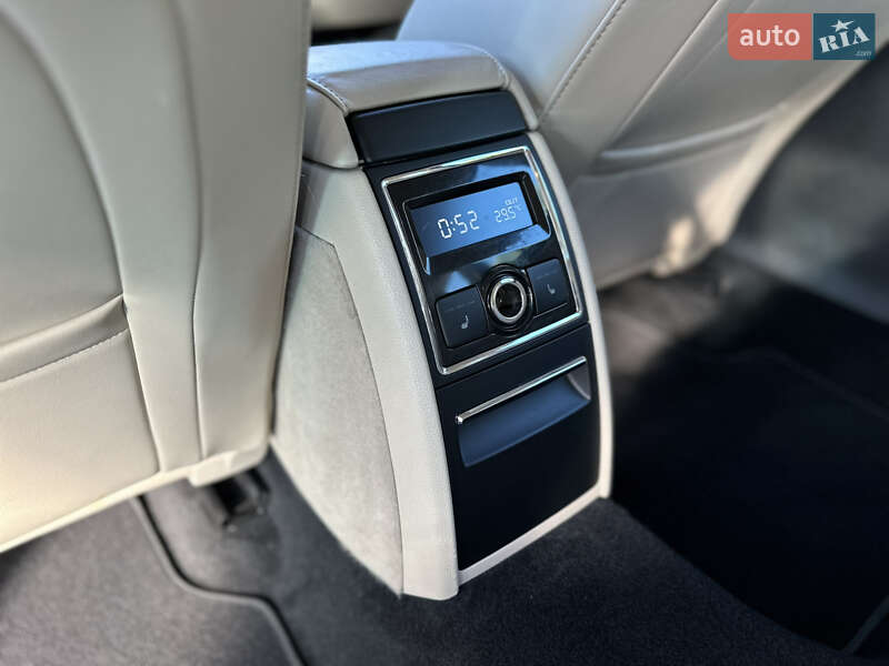 Универсал Skoda Superb 2012 в Ровно