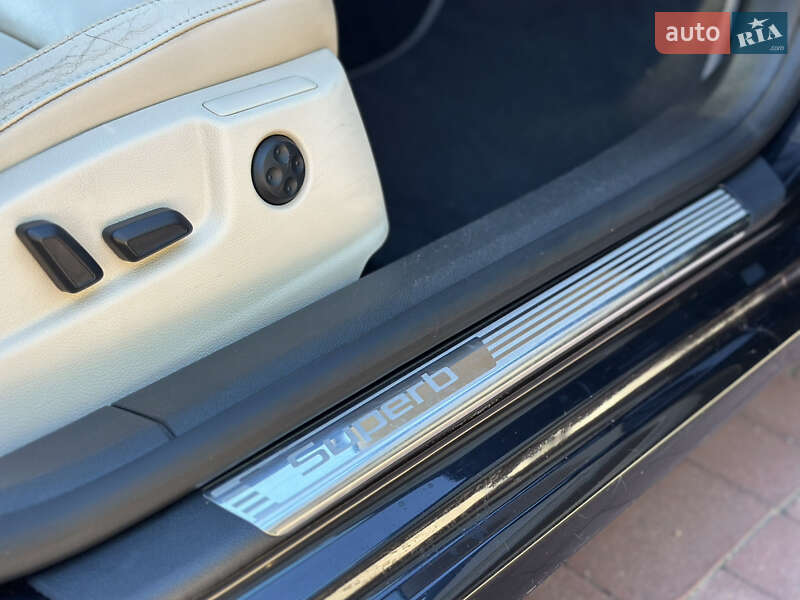 Универсал Skoda Superb 2012 в Ровно