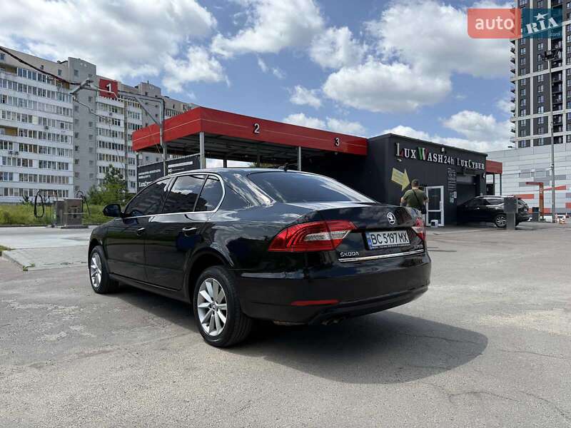 Ліфтбек Skoda Superb 2015 в Львові
