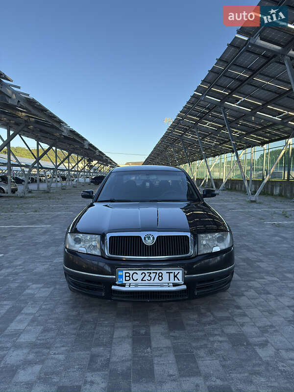Ліфтбек Skoda Superb 2004 в 
