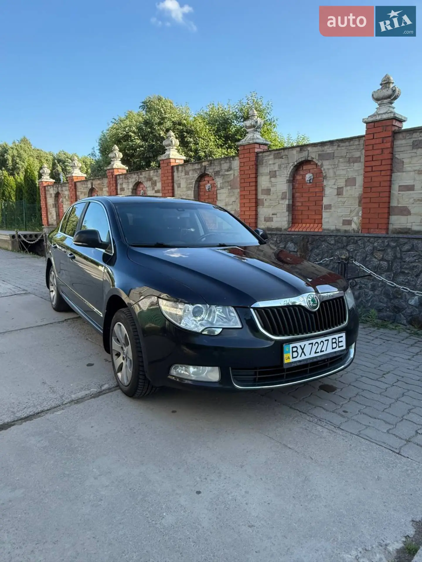 2011 Skoda Superb - мініатюра 2