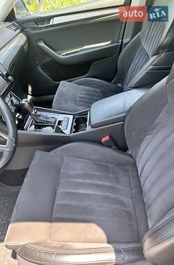 Лифтбек Skoda Superb 2016 в 