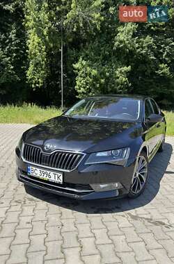 Лифтбек Skoda Superb 2016 в Львове