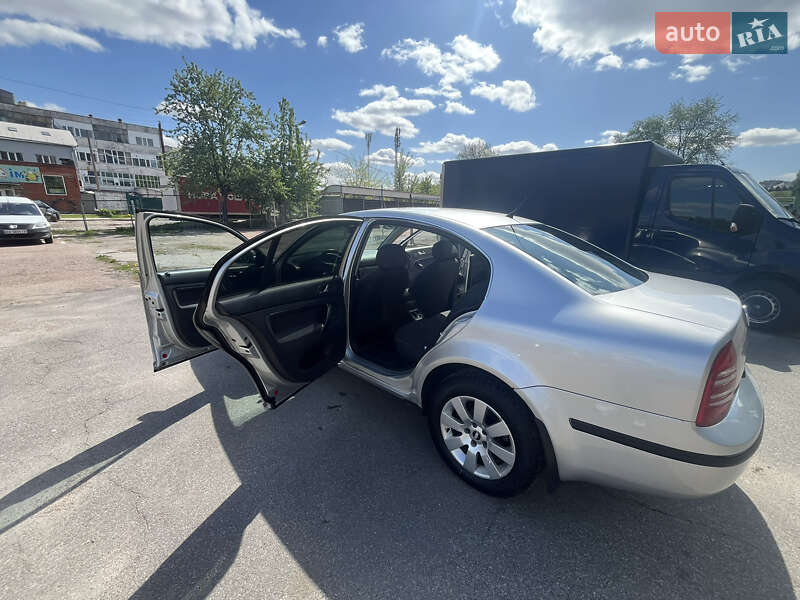 Ліфтбек Skoda Superb 2005 в Прилуках