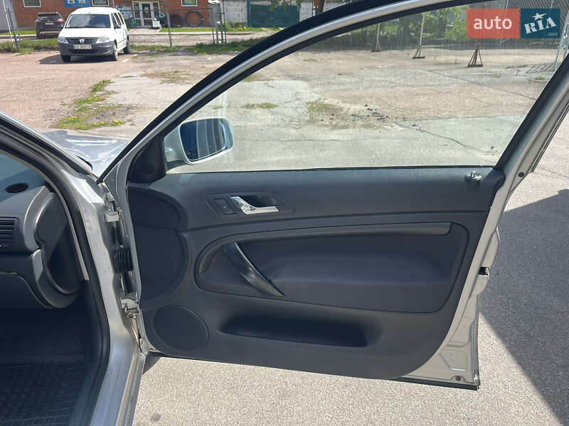 Ліфтбек Skoda Superb 2005 в Прилуках