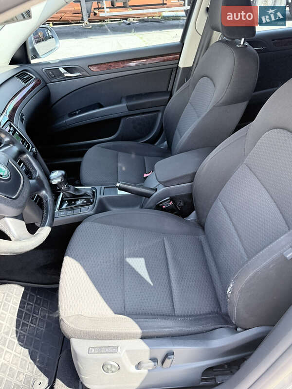 Лифтбек Skoda Superb 2011 в Днепре