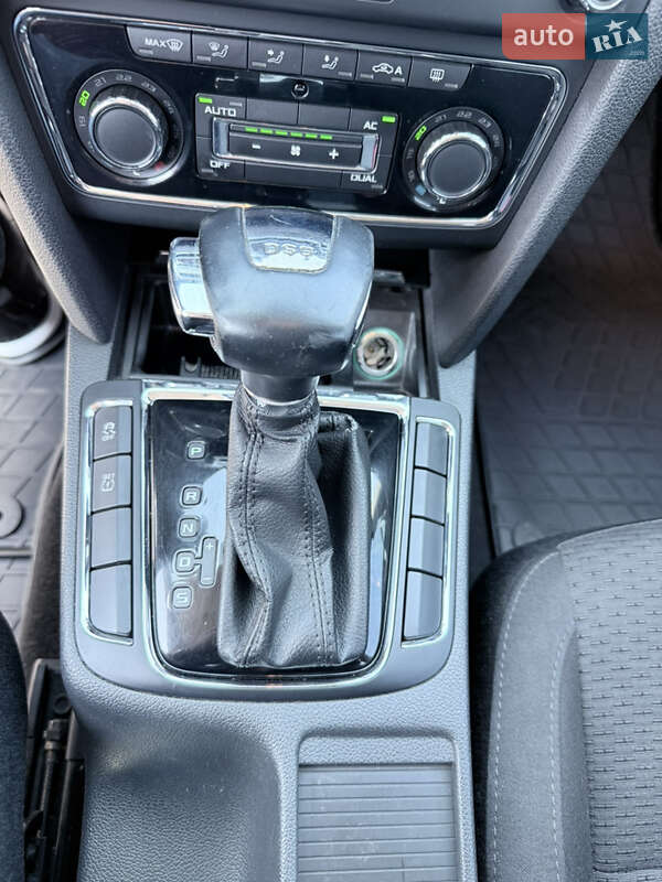 Лифтбек Skoda Superb 2011 в Днепре