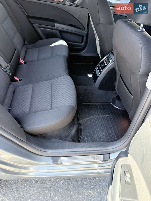 Лифтбек Skoda Superb 2011 в Днепре