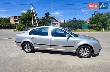 Лифтбек Skoda Superb 2003 в 