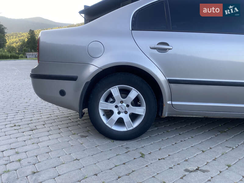 Лифтбек Skoda Superb 2006 в Ивано-Франковске