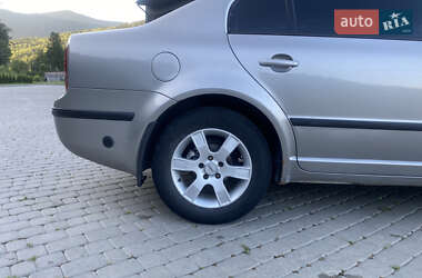 Лифтбек Skoda Superb 2006 в 