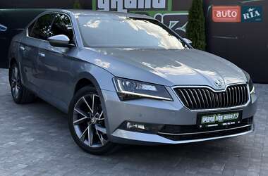 Лифтбек Skoda Superb 2019 в 