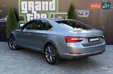 Лифтбек Skoda Superb 2019 в 