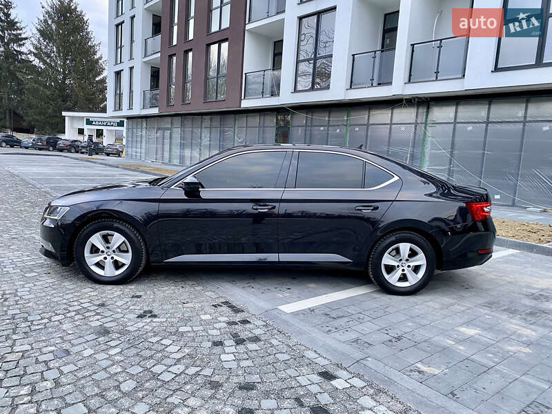 Ліфтбек Skoda Superb 2017 в Сваляві