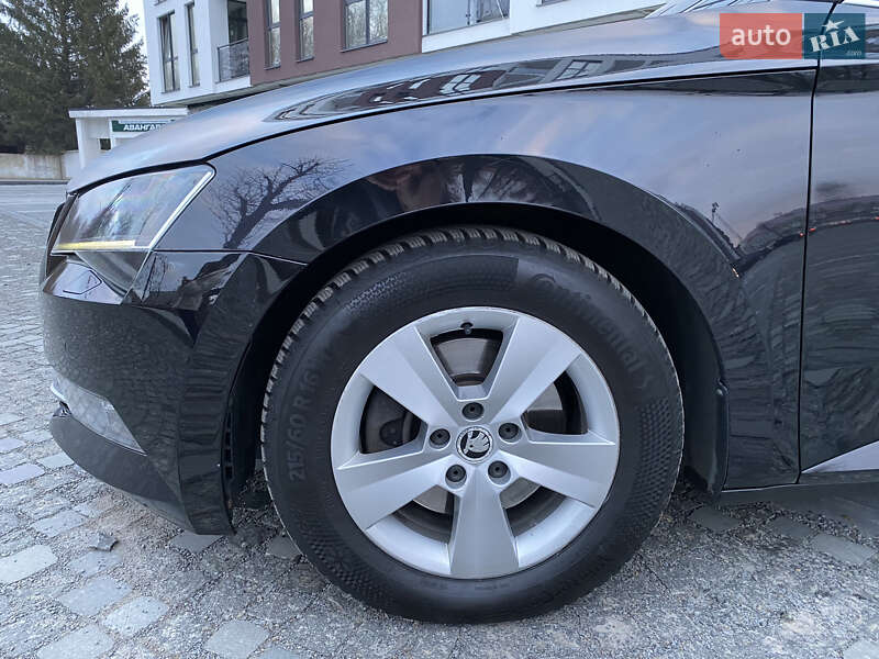 Ліфтбек Skoda Superb 2017 в Сваляві