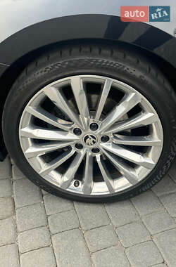 Ліфтбек Skoda Superb 2021 в 