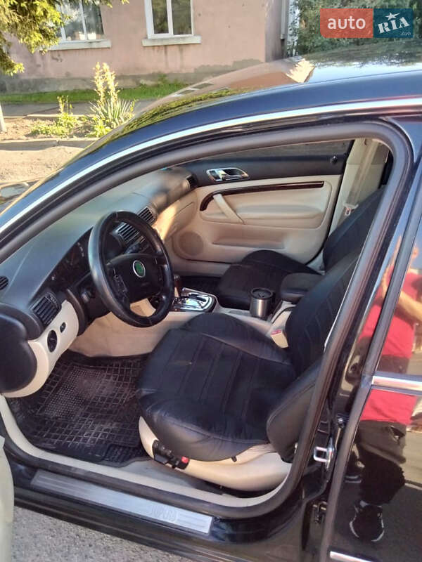 Лифтбек Skoda Superb 2004 в Луцке